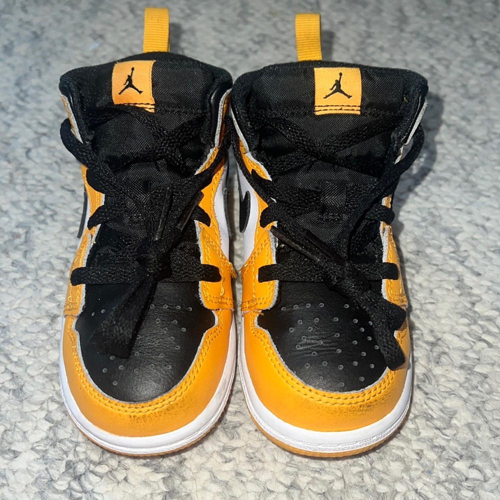 Jordan 1 “Taxi” Yellow Mid PreSchool